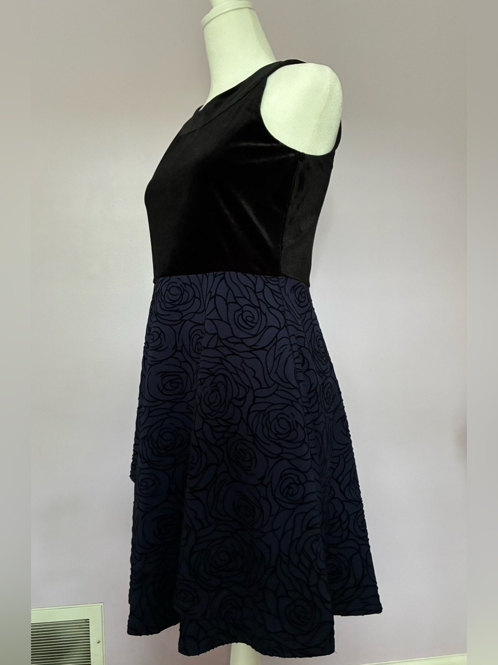 Sleeveless special occasion dress